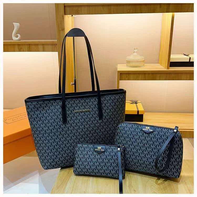 Luxury Bags Michael Kors - マイケルコース ジェットセット トラベルプリント レディース クロスボディバッグ 大容量トートバッグ