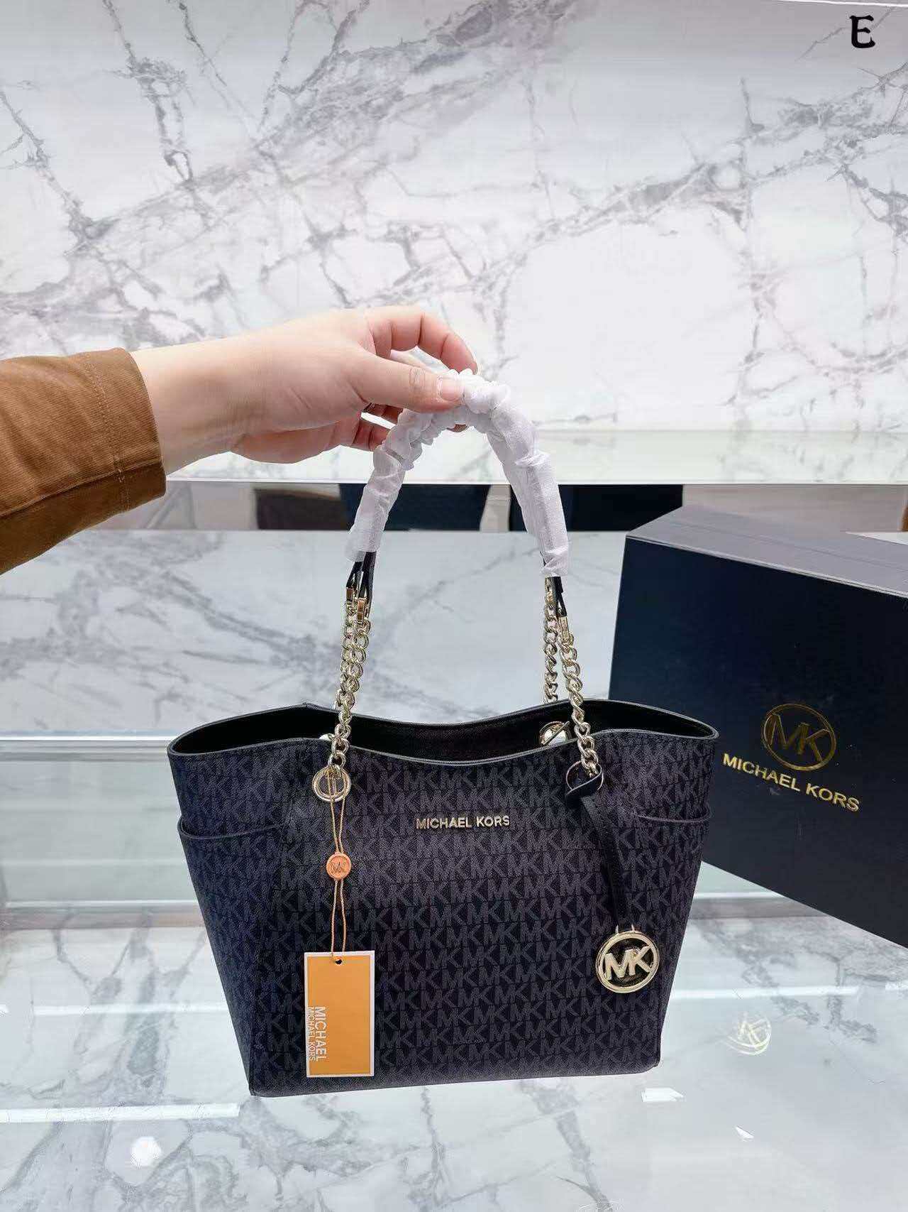 Luxury Bags Michael Kors - マイケル・コース ジェットセット 2026 新作：高品質でクラシック、多用途なエレガントプリントのトラベルバッグ（女性用、レジャー旅行向け）