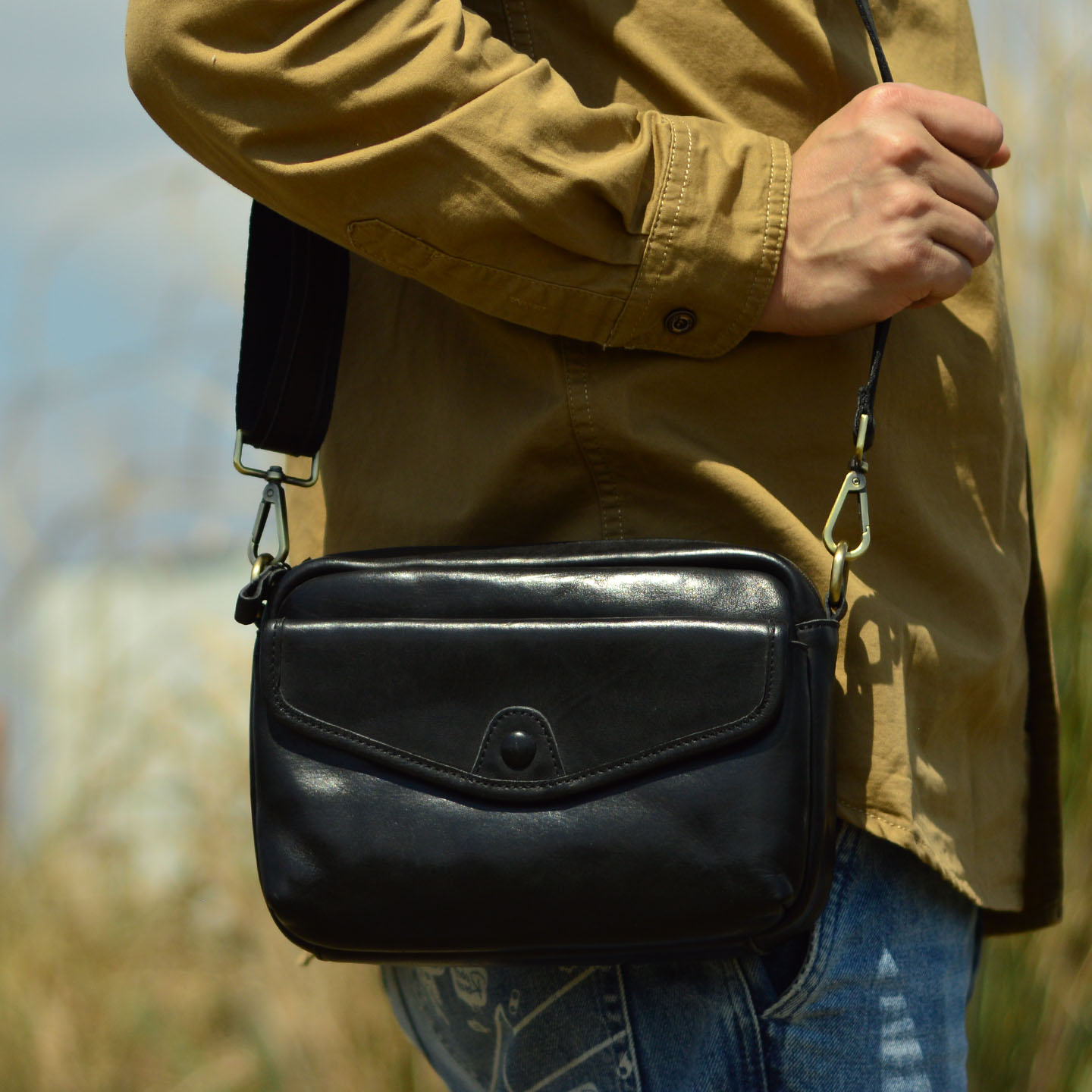 AETOO 高級レザー製メンズシングルショルダークロスボディ - Luxury Bags Made In China のレビューと価格
