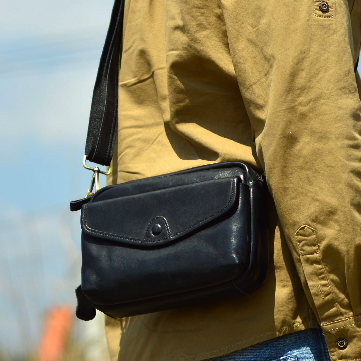 AETOO 高級レザー製メンズシングルショルダークロスボディ - Luxury Bags Made In China のレビューと価格