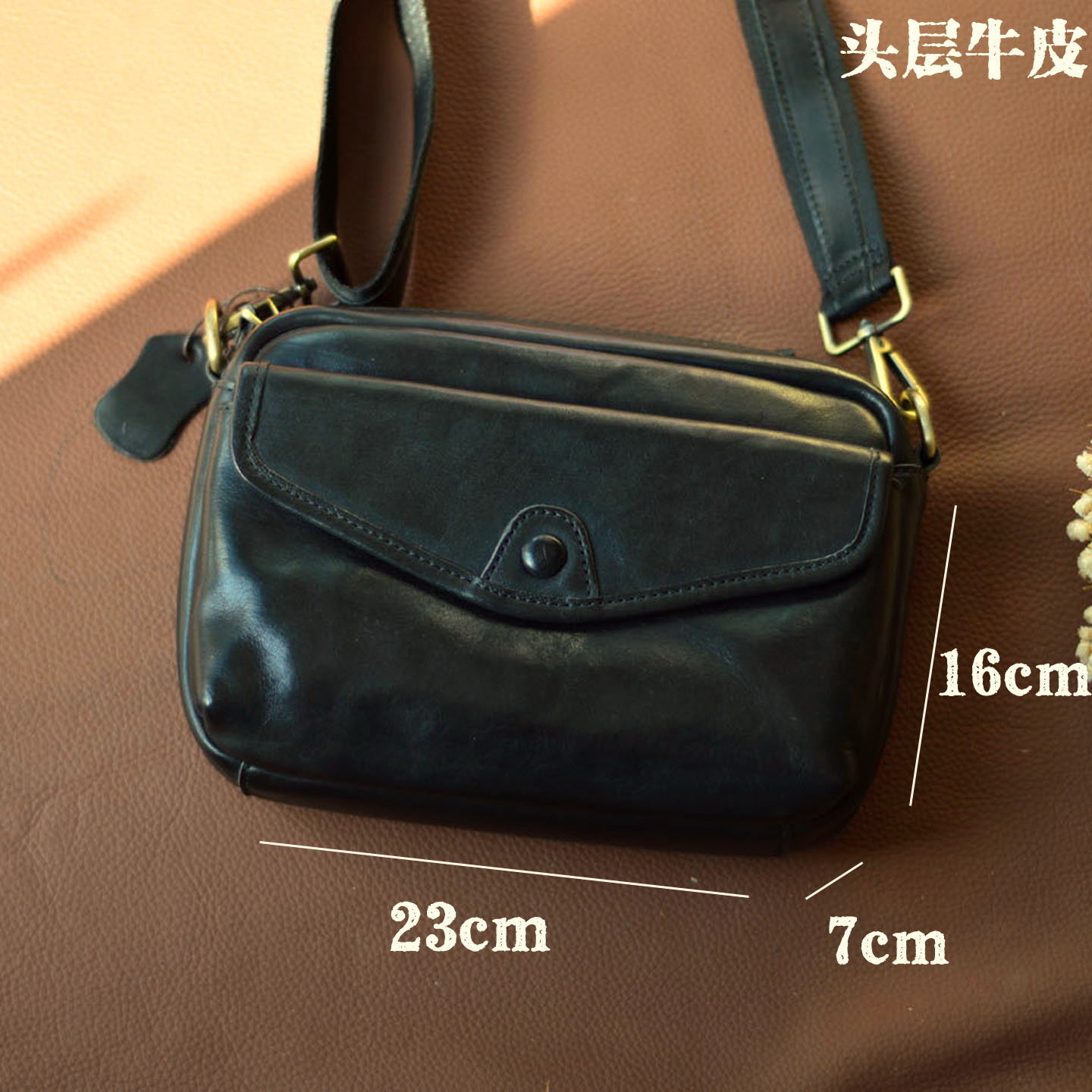 AETOO 高級レザー製メンズシングルショルダークロスボディ - Luxury Bags Made In China のレビューと価格