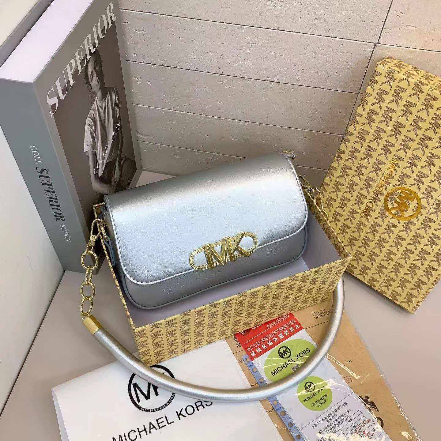 マイケルコースの女性用チェーンバッグ、新しい夏用ブラックショ - Luxury Bags Michael Kors のレビューと価格