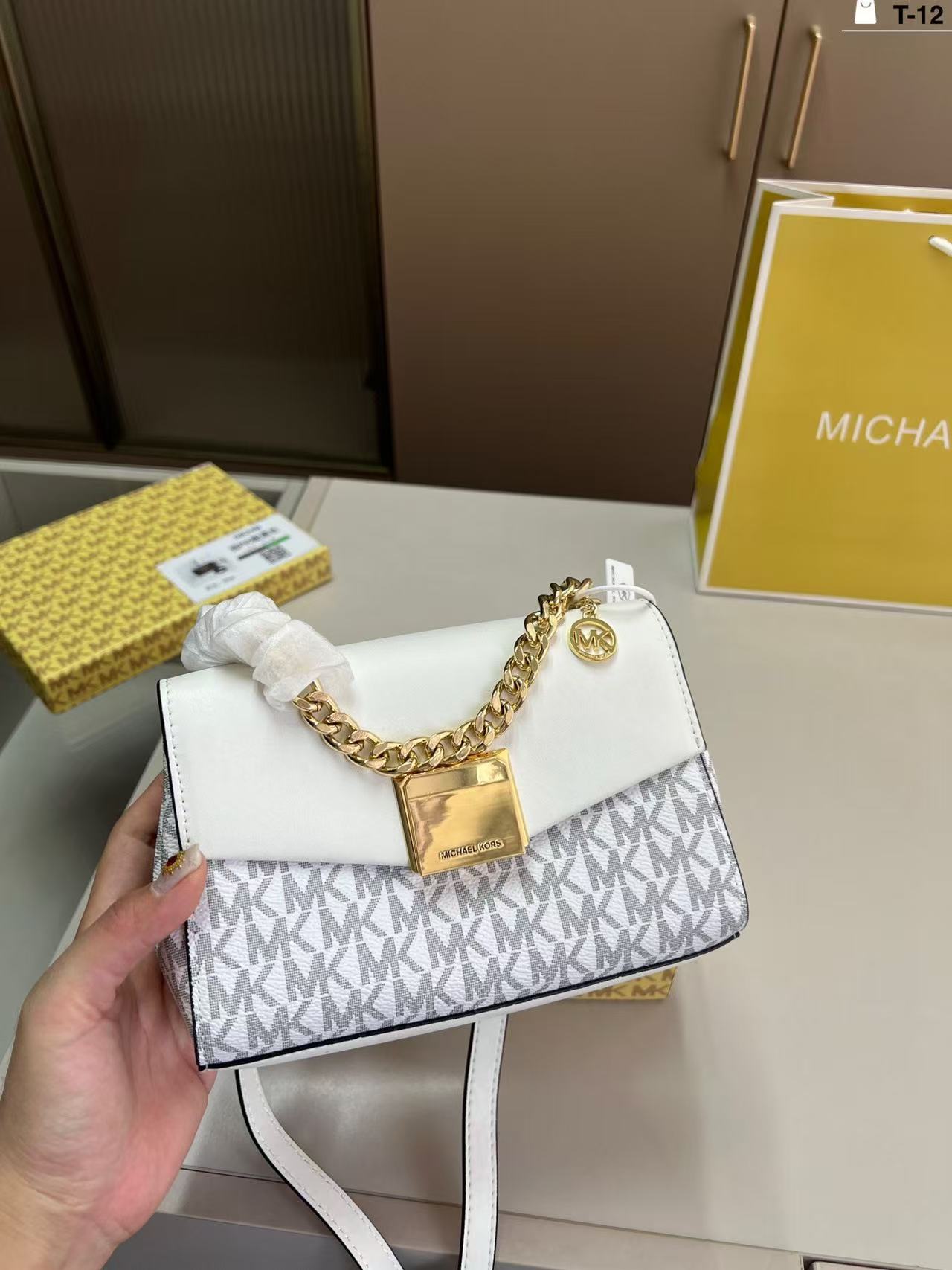 新品のマイケル・コースの女性用高級デザインショルダーバッグ、 - Luxury Bags Michael Kors のレビューと価格